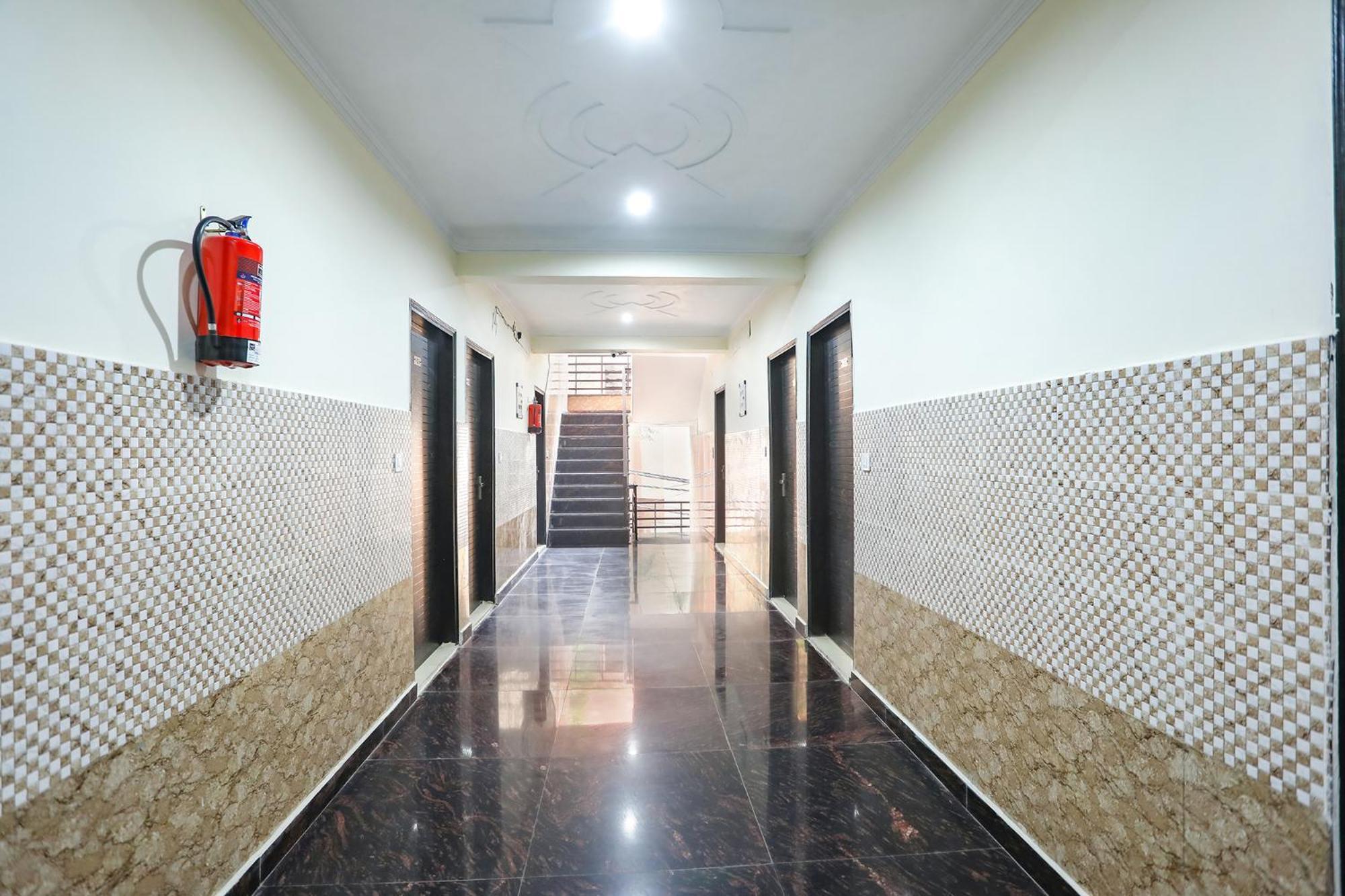 Fabexpress Asp Royal Residency Inn- Janakpuri Delhi  Eksteriør billede