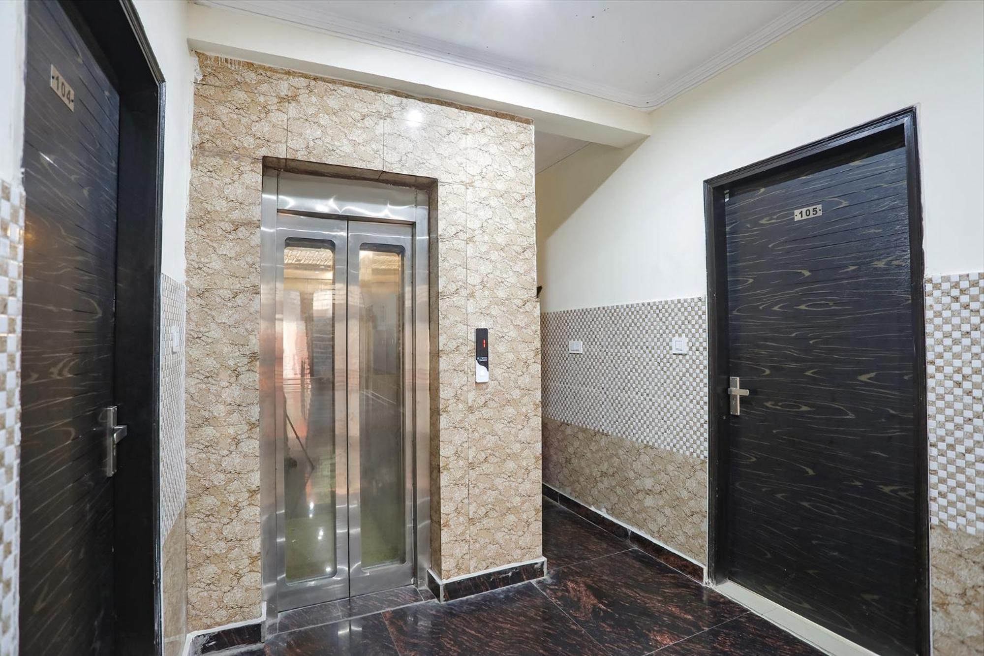 Fabexpress Asp Royal Residency Inn- Janakpuri Delhi  Eksteriør billede
